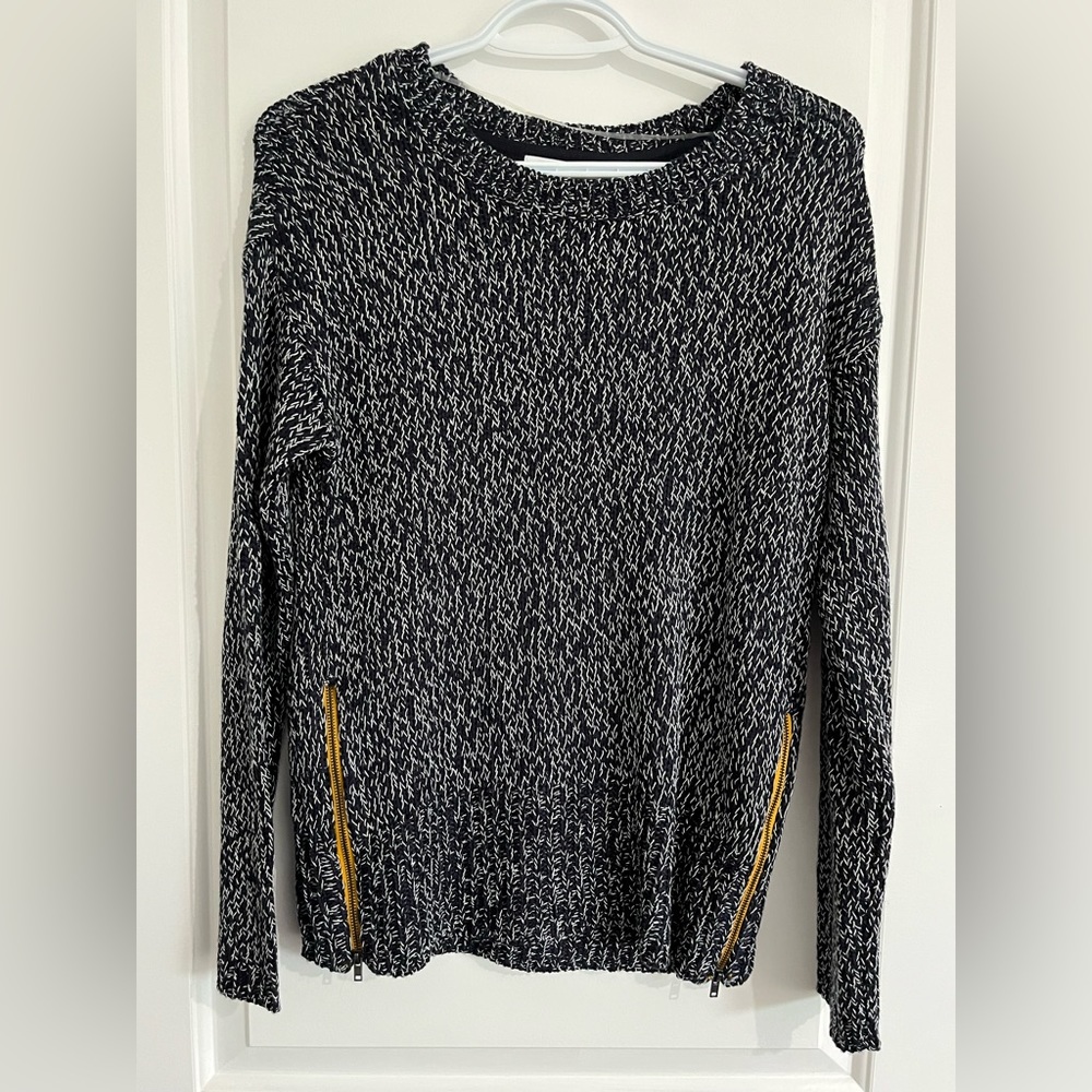 Reitmans Sweater with Zippers on Sides Size S